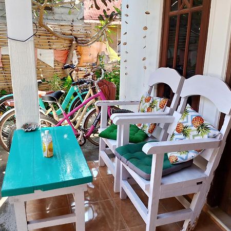 Fullesguesthouse Джили Трауанган Екстериор снимка