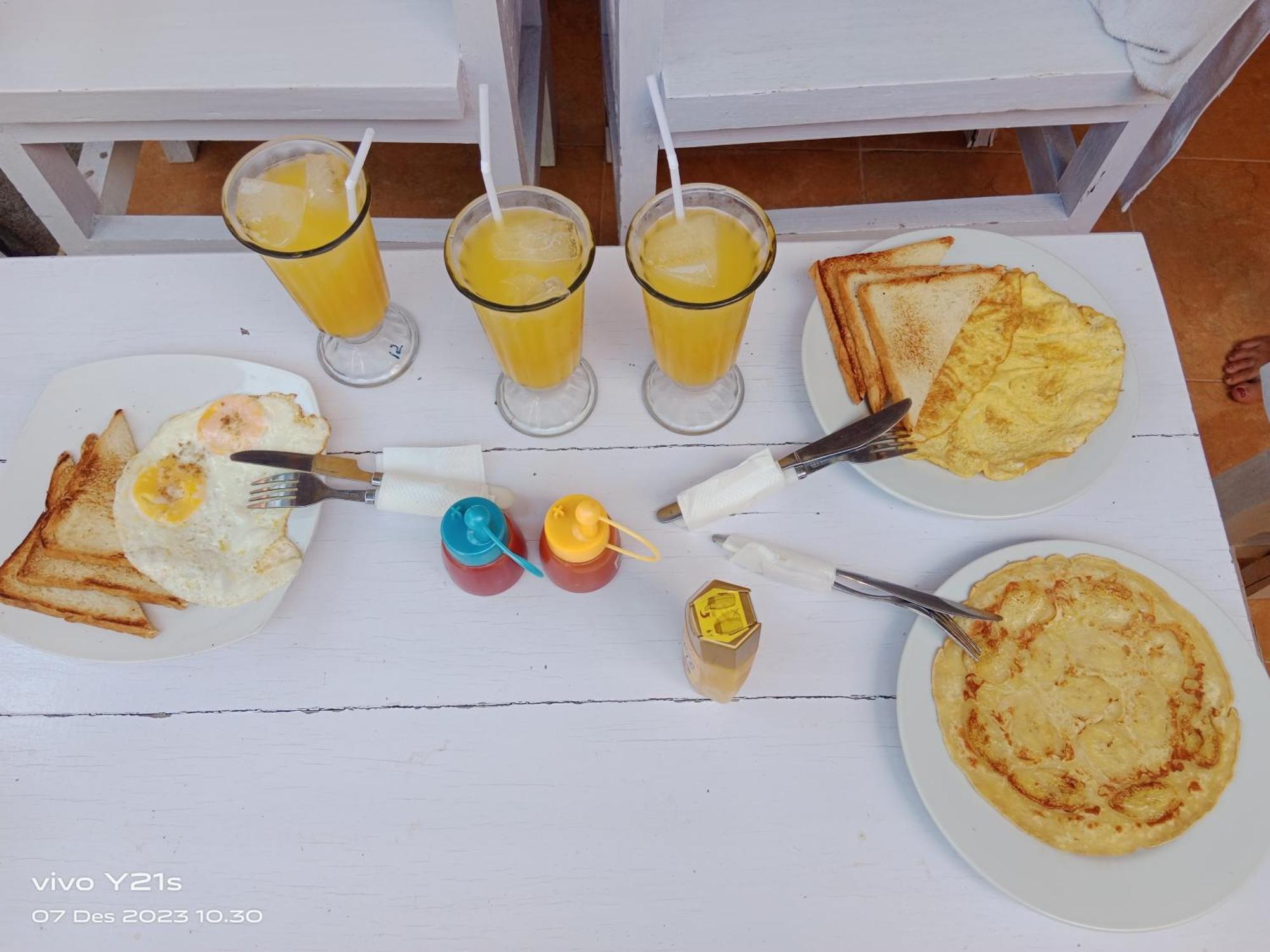 Fullesguesthouse Джили Трауанган Екстериор снимка